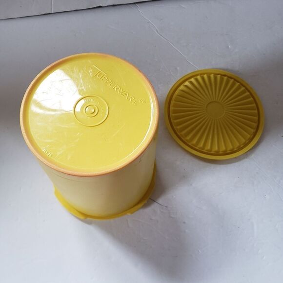 Tupperware Tea Canister  - Picture 7 of 9